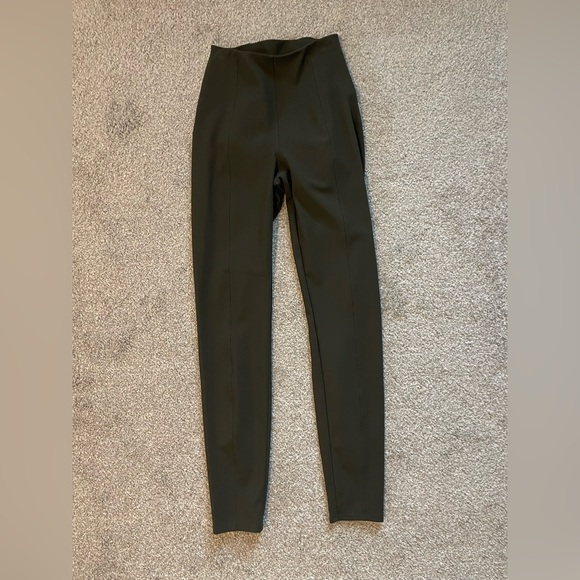 Lululemon Green Pants - Picture 2 of 5